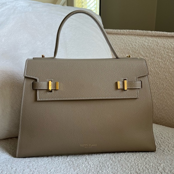 Teddy Blake Ava - Picture 6 of 7